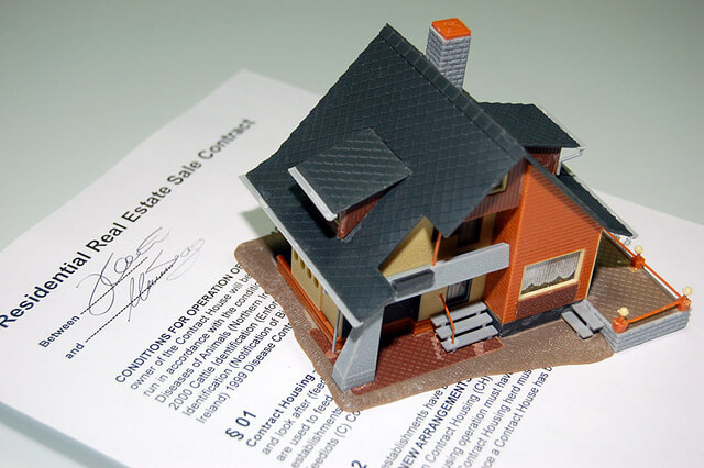 Advantages & Disadvantages Of Investing In Real Estate Notes