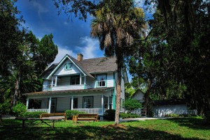 old home in neighborhood